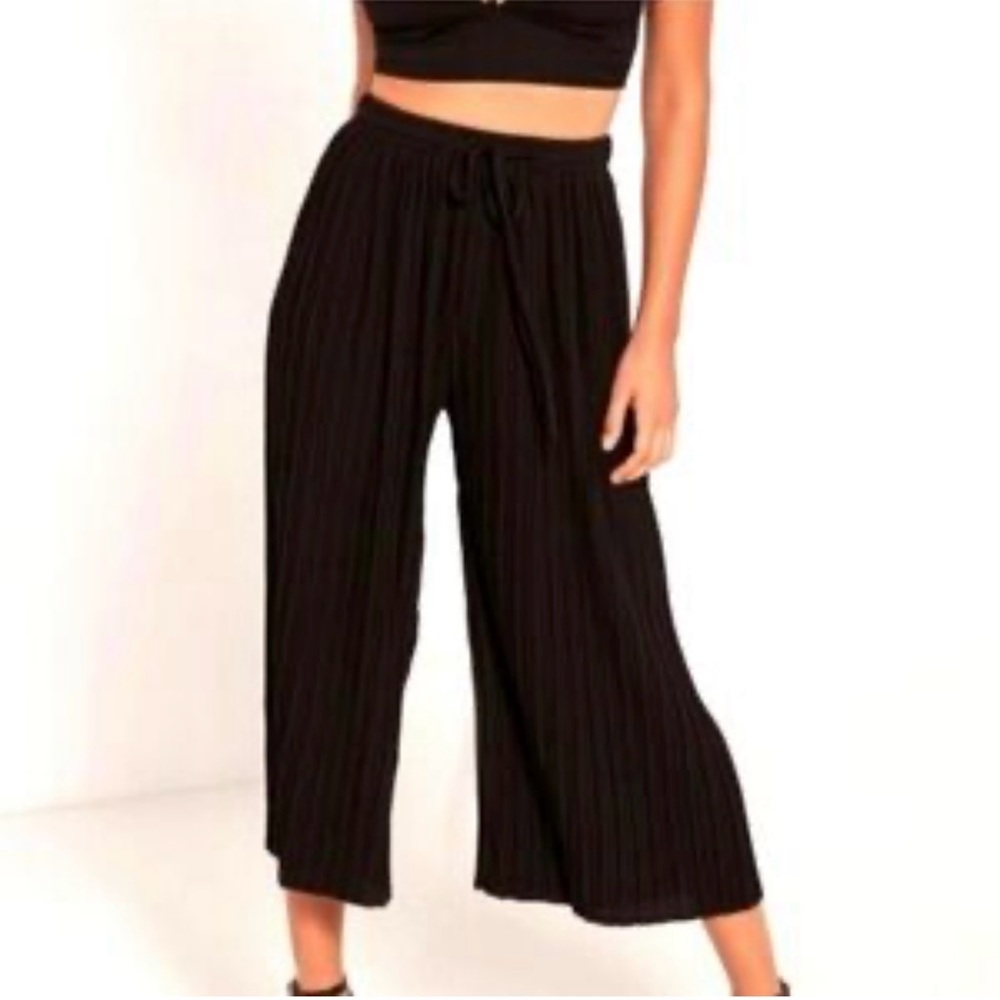 Jon & Anna Black Wide Leg Pants Pleated Size Medium
